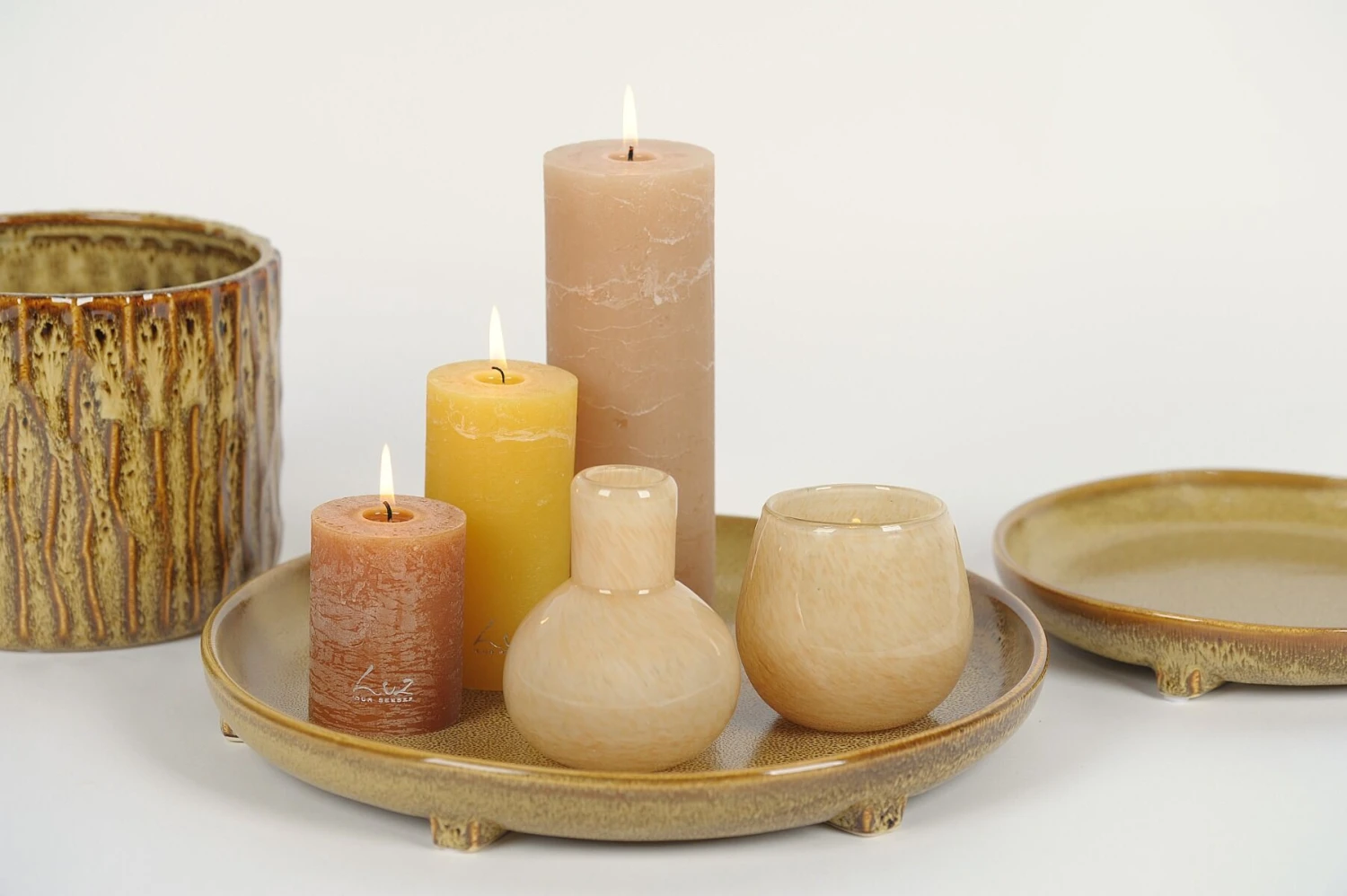 Oldenhof Large Schaal Met Opstaande Rand ø 32,3 Cm Okergeel 4 Oldenhof Large Schaal Met Opstaande Rand ø 32,3 Cm Okergeel - Afbeelding 2