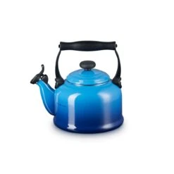 Thuiskeuken 20 Le Creuset Tradition Fluitketel 2,1 Liter Staal Azure