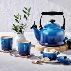 Le Creuset Tradition Fluitketel 2,1 Liter Staal Azure -Thuiskeuken 40102022200000 alt4