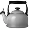 Le Creuset Tradition Fluitketel 2,1 Liter Staal Mist Grey 2 Le Creuset Tradition Fluitketel 2,1 Liter Staal Mist Grey -Thuiskeuken 92000800541000