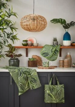 Ulster Weavers Geo Leaves Schort Katoen Groen -Thuiskeuken geo leaves main