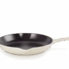 Le Creuset Skillet Koekenpan ø 26 Cm Gietijzer Meringue -Thuiskeuken lc 20200220 hl ps fs 20182267160422 001