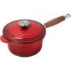 Le Creuset Sauspan Met Deksel En Houten Steel ø 18 Cm Gietijzer Kersrood 1 Le Creuset Sauspan Met Deksel En Houten Steel ø 18 Cm Gietijzer Kersrood -Thuiskeuken le creuset kasserolle cerise stoebejern 18 l